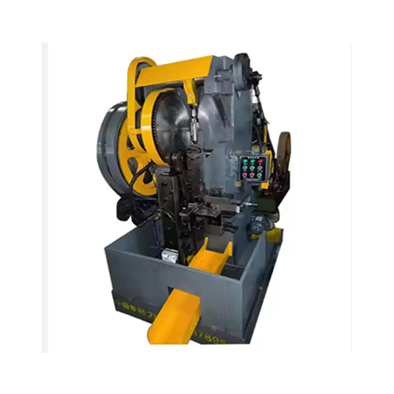 Stroj na závitování šroubů