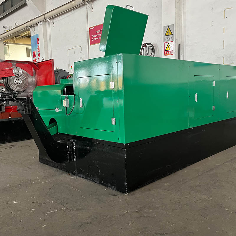 Stroj na výrobu kovových matic se šesti stanicemi